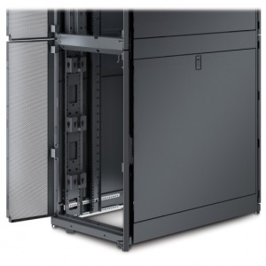 APC Netshelter SX Server Rack Enclosure Colocation 42U Black 1991H x 600W x 1070D mm ( AR3200 )