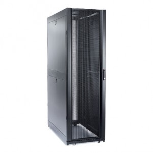 Bekalan Kuasa Terganggu NetShelter SX 42U 750mm Lebar x 1200mm Dalam Penutupan dengan Sisi Hitam